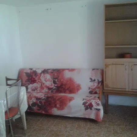 Casuta Cu Flori בית אירוח