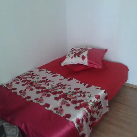 Casuta Cu Flori